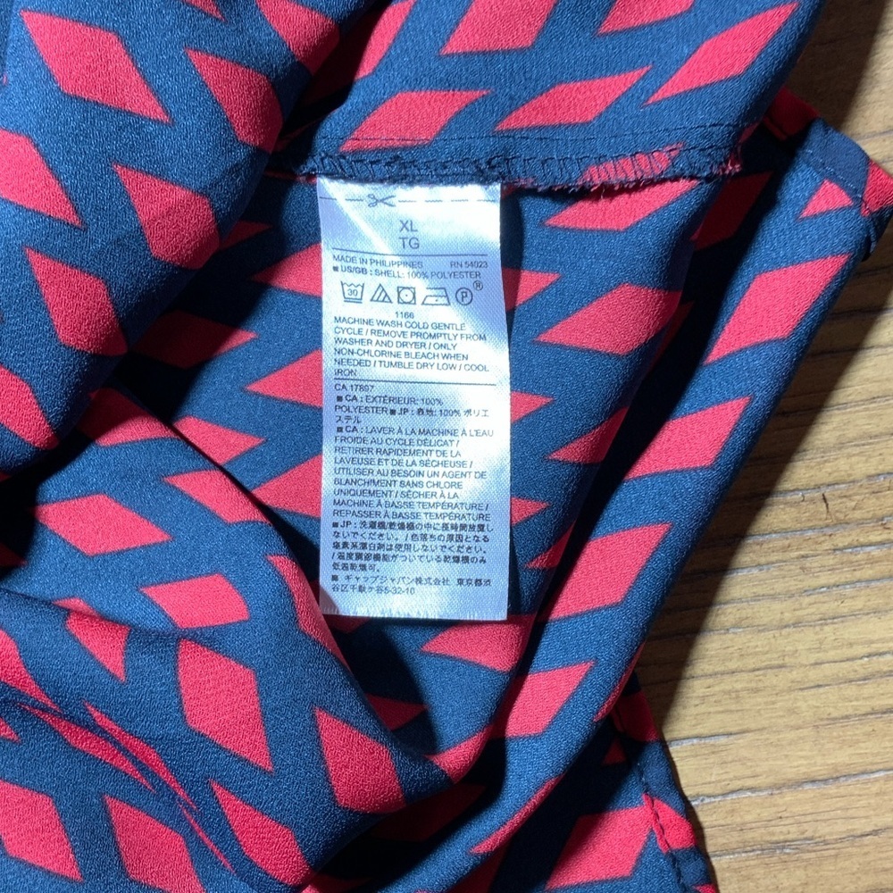 Banana Republic Red and Black Geometric Shirt - Picture 7 of 8